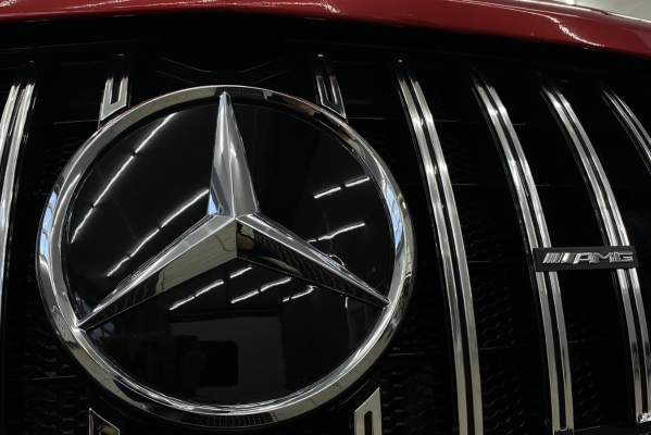 Mercedes AMG значок